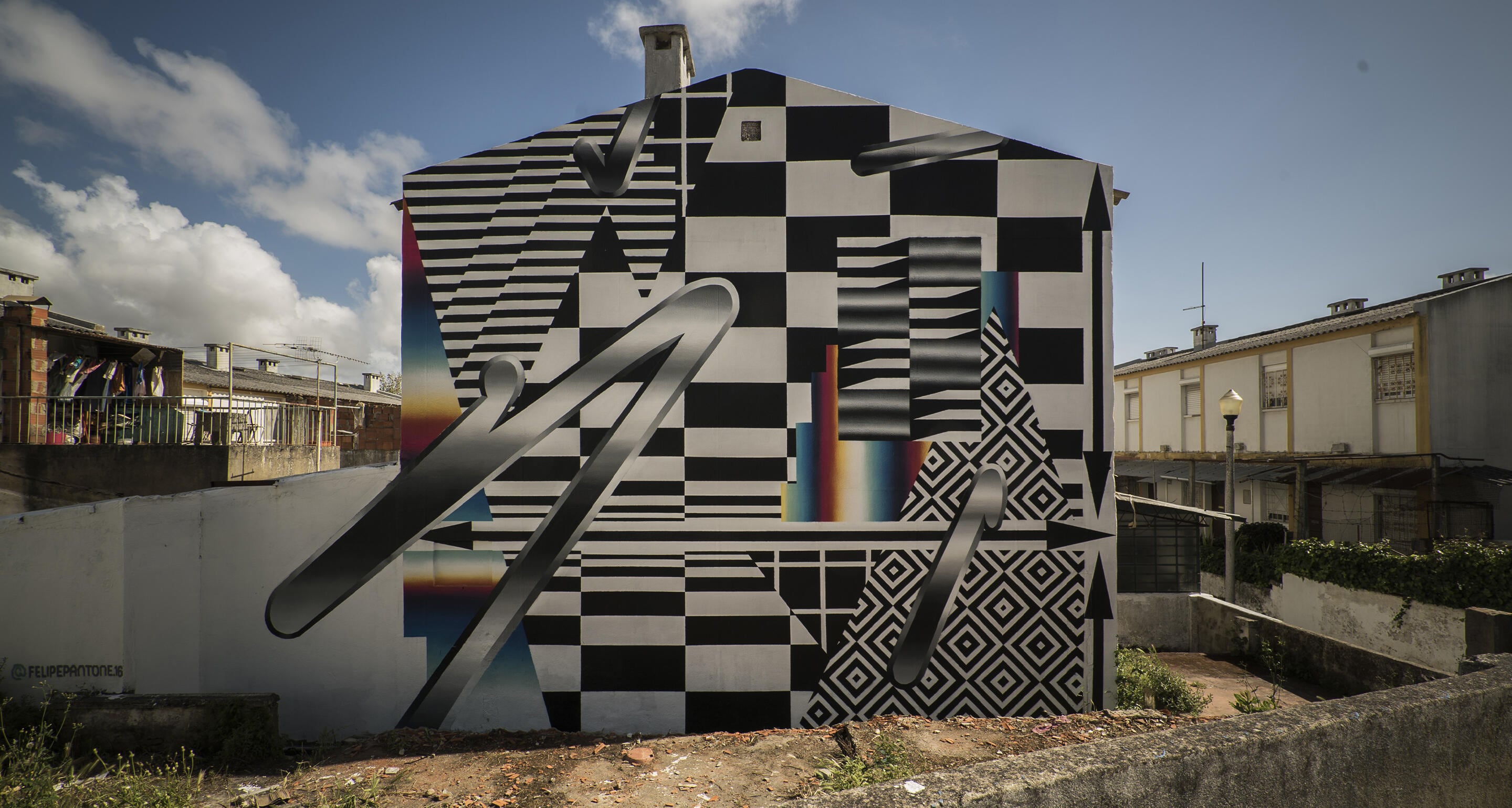 Opticromia para Lisboa by Felipe Pantone (photo credit: José Pando Lucas)