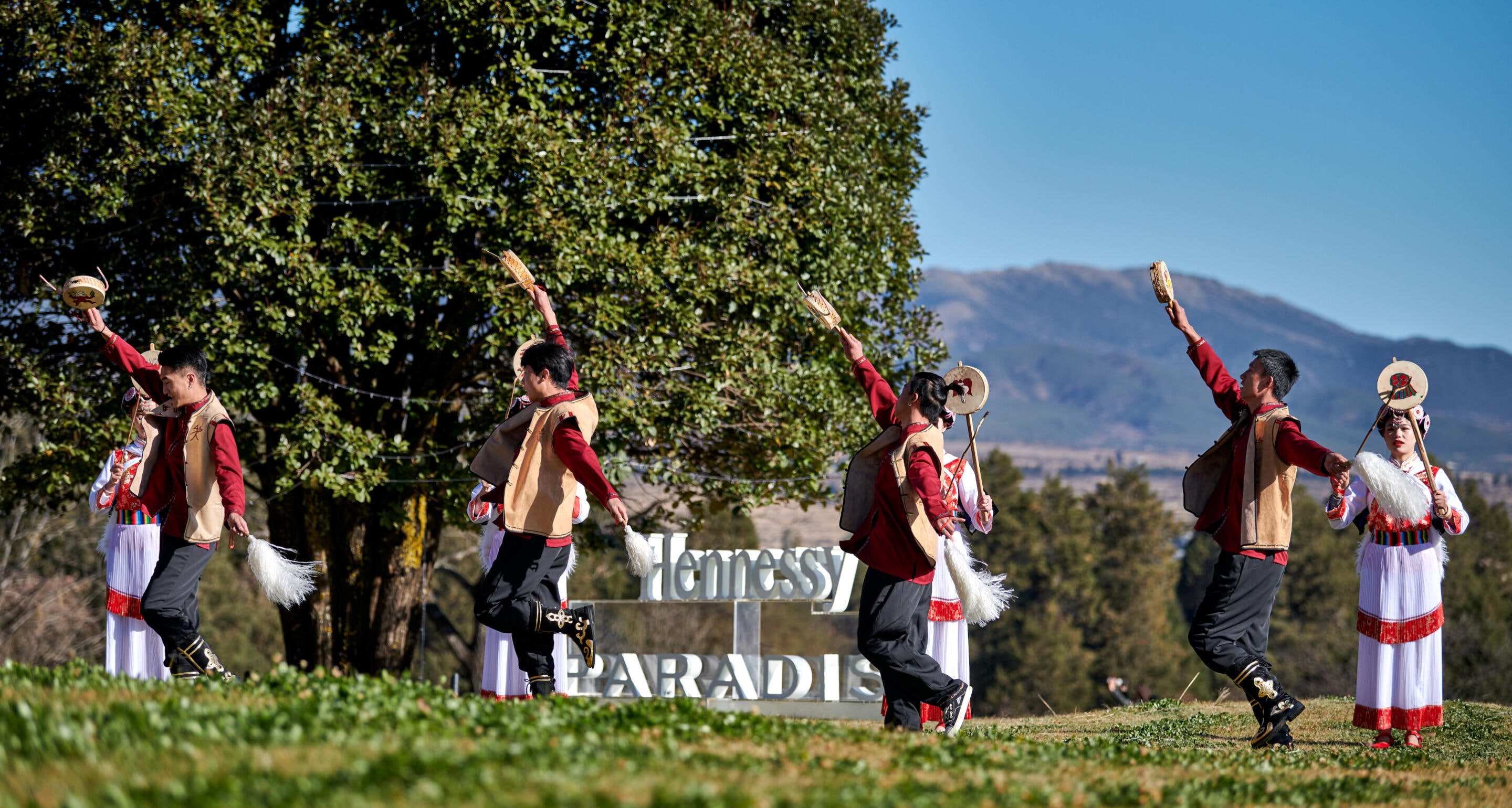 With Hennessy Paradis on new heights