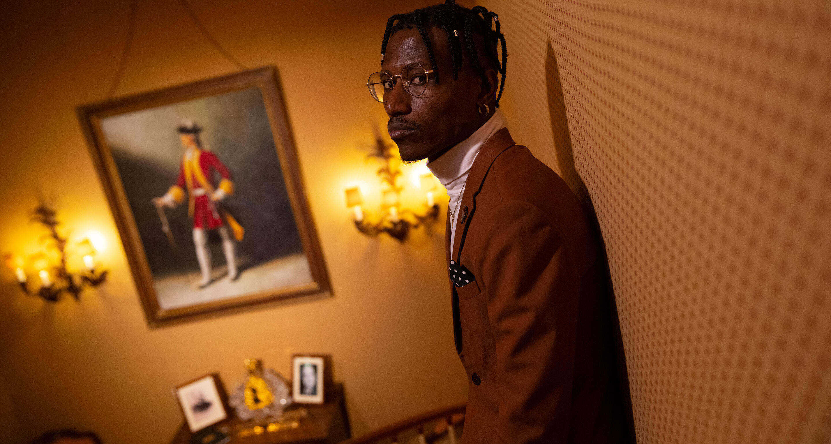 Octopizzo visual in a room in Cognac