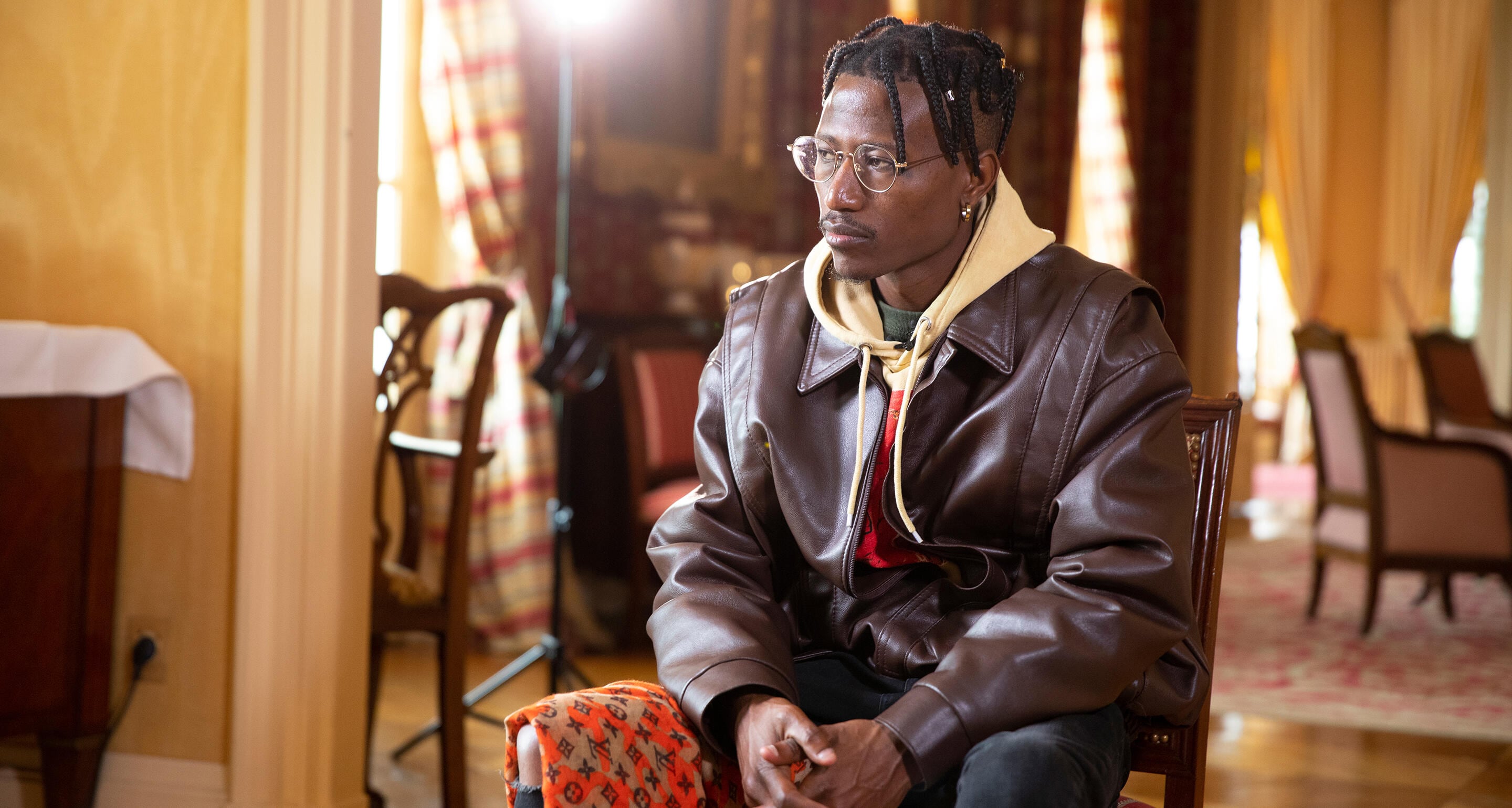 Octopizzo in a living room in Cognac