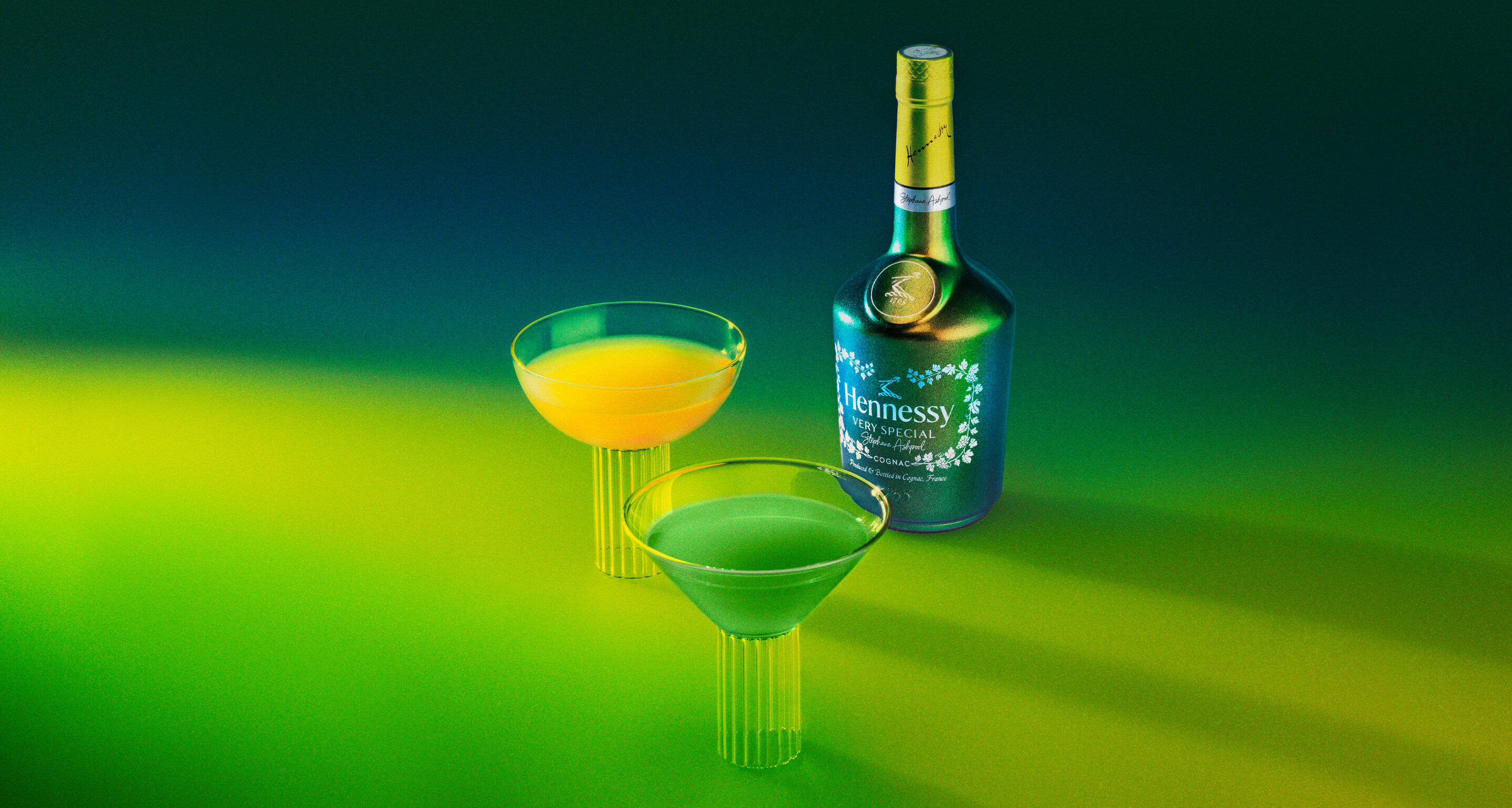 HENNESSY-VS-STEPHANE-ASHPOOL-COCKTAIL-BOTTLE