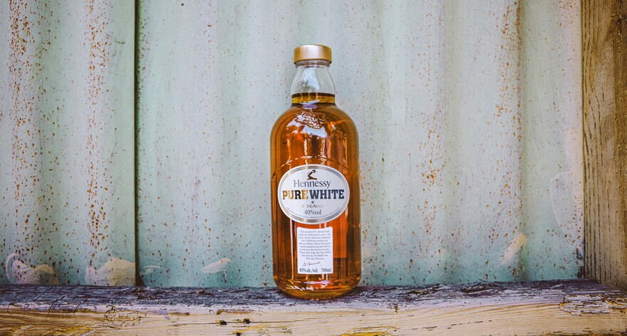 Finest cognac James Hennessy, 100 cl 40% with box | Hennessy