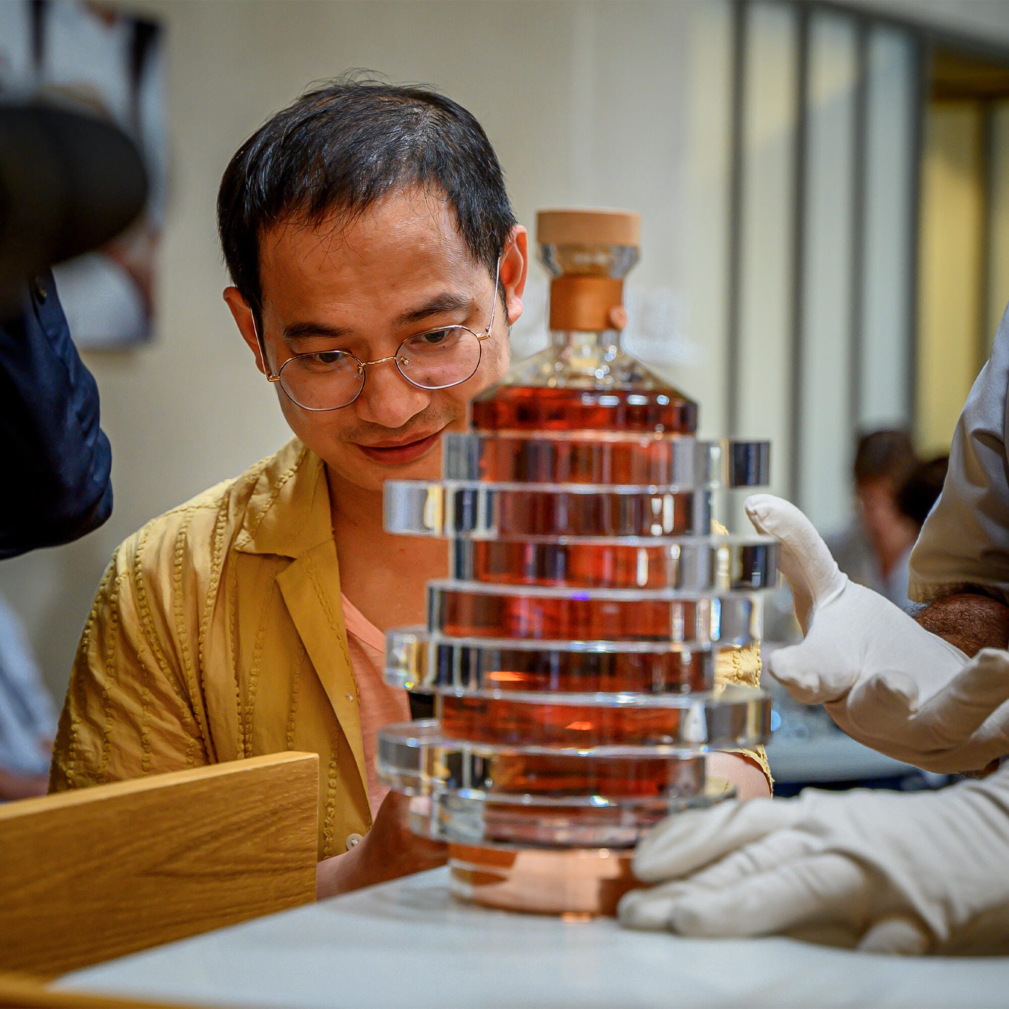 yao-bangliang-with-hennessy-h8-bottle-2000x2000-1