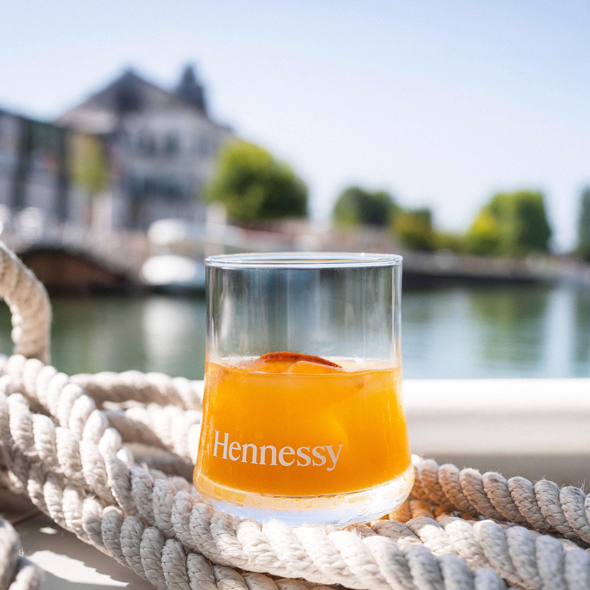 Hennessy cocktail being served by a profesisonal guide aboard the Hennessy boat during the Flash Tour